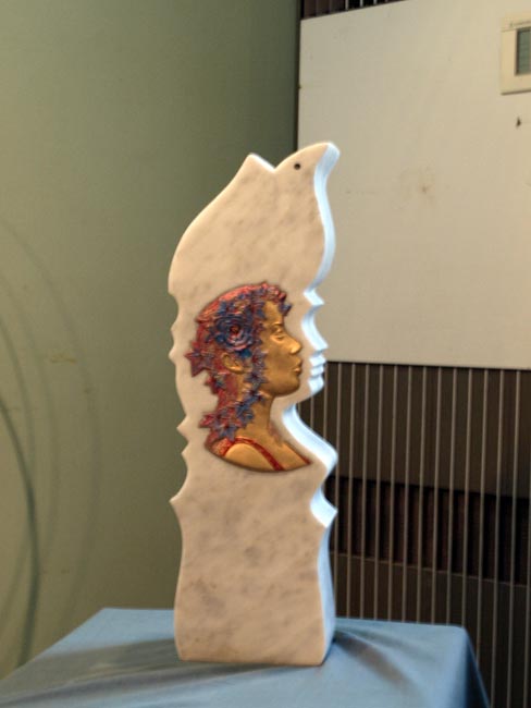 Forme féminine - Oeuvre de Paul Huybrechts - Atelier de marbre Hondrogiannis - Pyrgos Tinos
